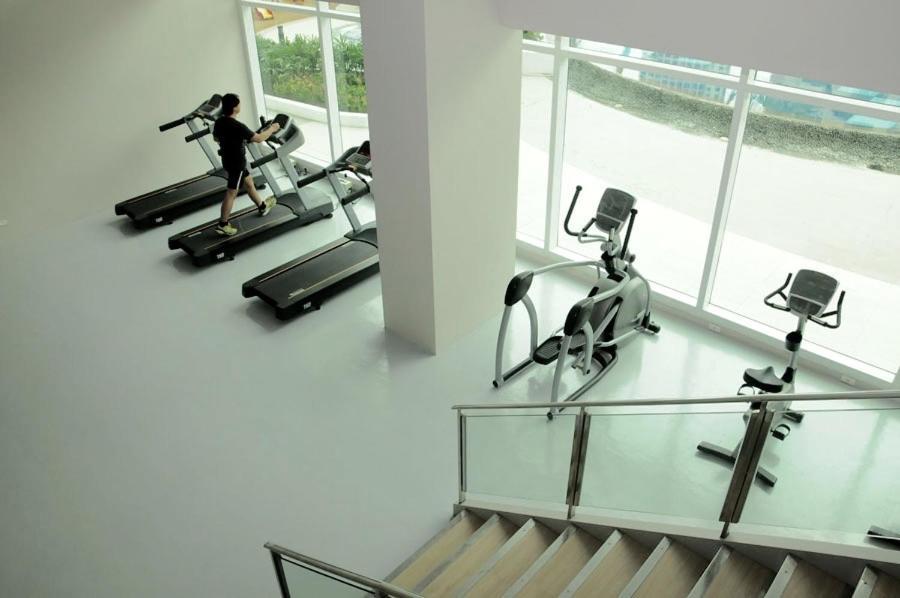 Affordable Makati Serviced Apartments Манила Экстерьер фото