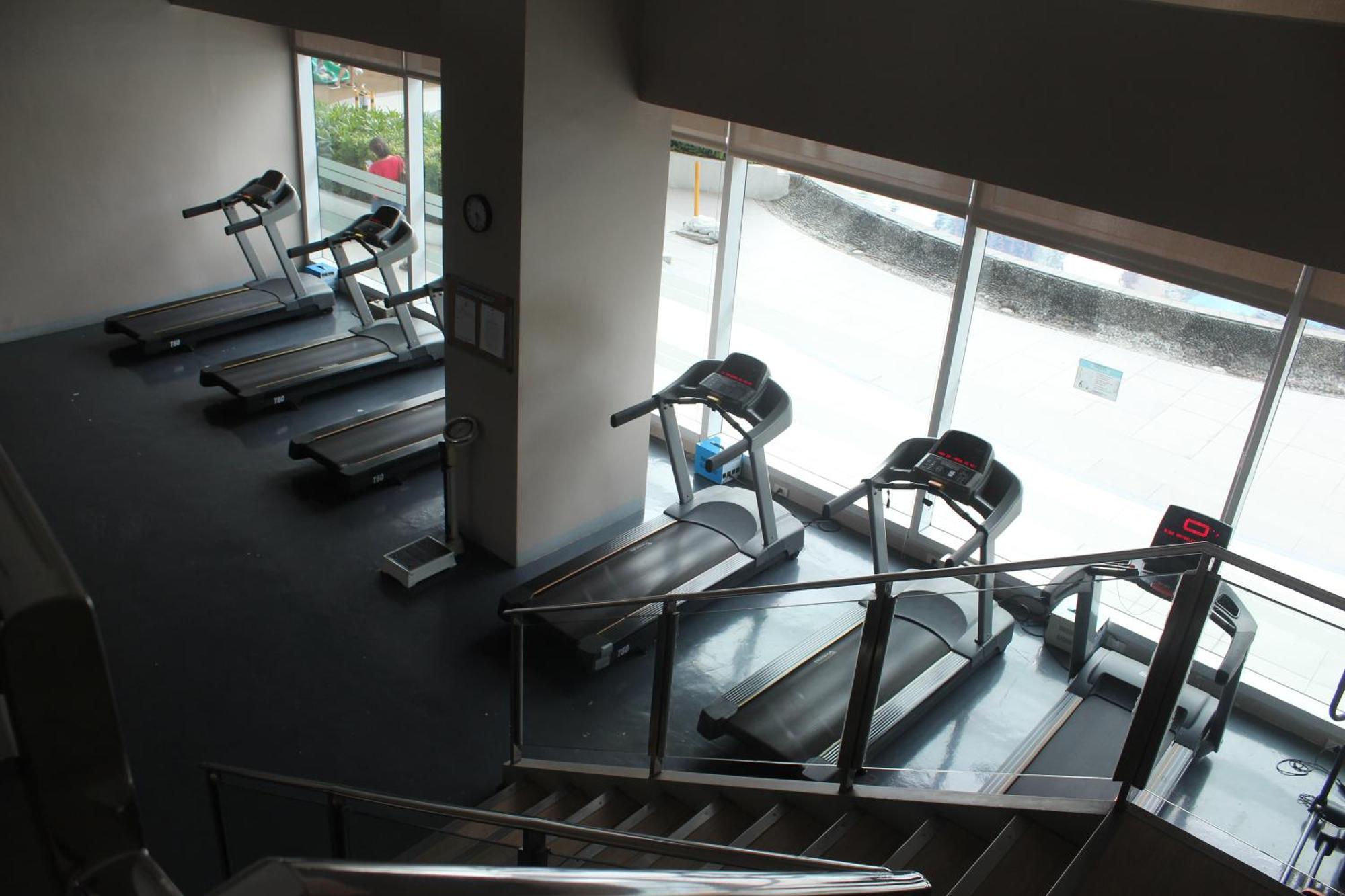 Affordable Makati Serviced Apartments Манила Экстерьер фото